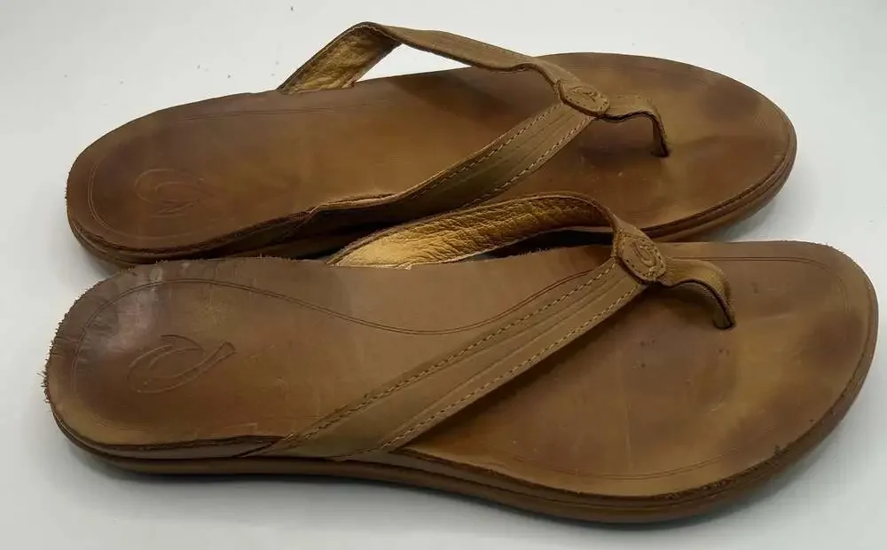 OluKai Aukai Women's Leather Flip Flop Sandals